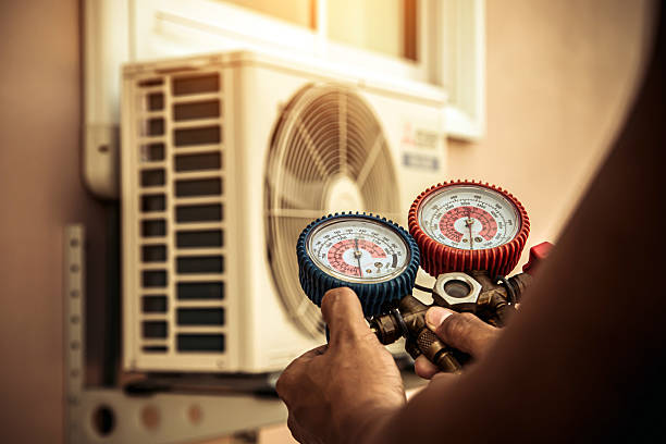 Professional Hvac Repair technician working in Leonard, TX